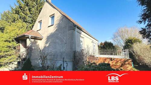 vorderseitige Gebäudeansicht - Hier ist Platz für dich - 136.000,00&nbsp;EUR Kaufpreis, ca.&nbsp; 110,00&nbsp;m&sup2;&nbsp;Wohnfl&auml;che