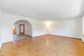 Wohnzimmer - 4 Zimmer Etagenwohnung zum Kaufen in Penzberg