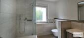 Badezimmer mit Dusche und WC.jpg - 