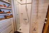 Badezimmer mit Dusche - 