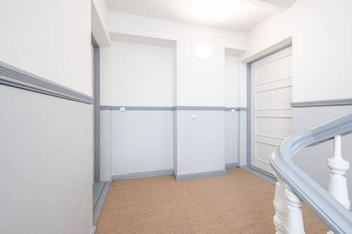 Treppenhaus Vorderhaus (7) - Etagenwohnung mit 80,20 m&sup2; in Berlin zum Kaufen