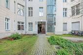 Innenhof - 3 Zimmer Etagenwohnung zum Kaufen in Berlin