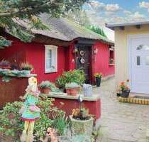 Ihr Familienparadies im Herzen von Rügen: 2 herrliche Reetdachhäuser auf weitläufigem Grundstück - Sehlen