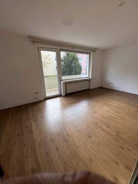 Bild 1 - ?? Ruhe genießen & clever wohnen: 2-Zimmer-Traum mit Balkon für nur 690?€ Gesamt!