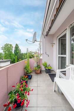 Balkon - Mehrfamilienhaus, Wohnhaus in Ludwigsburg zum Kaufen