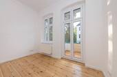 Schlafzimmer mit Balkon - 
