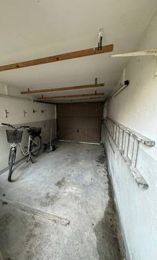 Garage_innen.jpg - 