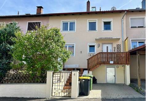 Hausansicht.jpg - Reihenmittelhaus als Mehrfamilienhaus oder Eigenheim