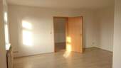 Leerer Raum mit Holzfußboden - Etagenwohnung mit 46,00 m² in Görlitz zur Miete
