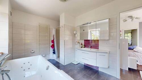 OG Schlafzimmer 1, Badezimmer - 