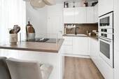 Küche mit Kochinsel - 3 Zimmer Etagenwohnung in Bielefeld
