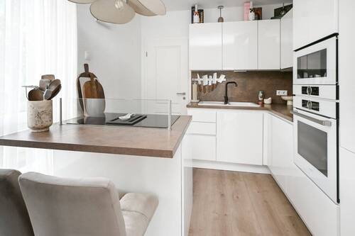 Küche mit Kochinsel - 3 Zimmer Etagenwohnung in Bielefeld
