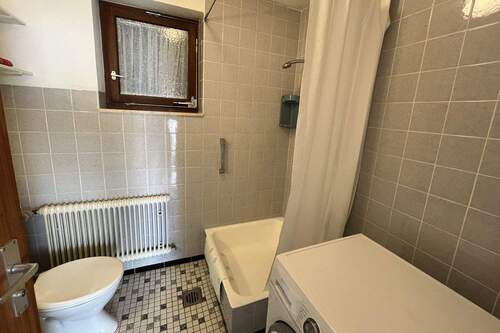 Duschbad im UG mit Waschmaschinenanschluß - 