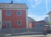 Haus Eingang - wunderschöne, kernsanierte Doppelhaushälfte in Straubing Kernstadt, von privat