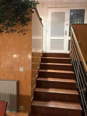 Treppe Essdiele zum Eingang - 