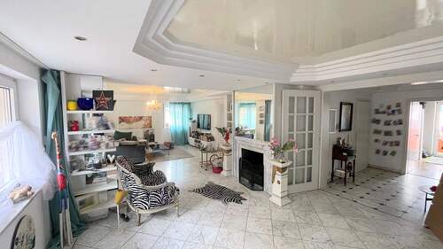 Diele und Wohnbereich - Etagenwohnung mit 129,00 m² in Frankfurt am Main zur Miete