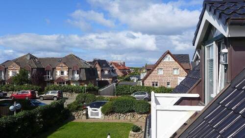 Ausblick vom Bakon Richtung Westen - WESTERLAND Bj. 2009 ! End-Hausteil mit SÜD-Terrasse, Carport und Gartenhaus