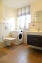 Dusch/Bad im EG mit Waschtrockner - 