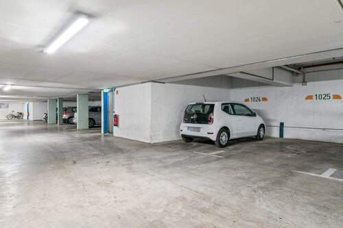 Tiefgaragenstellplatz - 