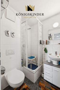 Gäste-WC mit Dusche - 