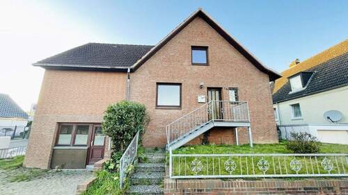 Vorderansicht (3) - 7 Zimmer Einfamilienhaus zum Kaufen in Bad Oldesloe