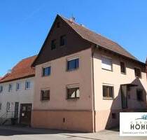 Wohnen mitten im Dorf - Einfamilienhaus mit Garten und großer Scheune - - Burladingen / Ringingen