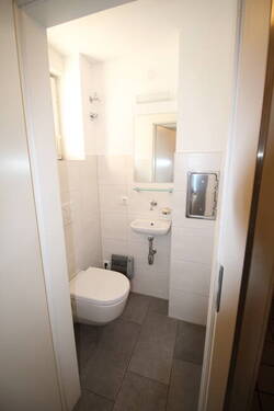 separates Gäste WC Erdgeschoss - 