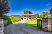 Schönes Sonnengrundstück - 5 Zimmer Einfamilienhaus zum Kaufen in Weissach