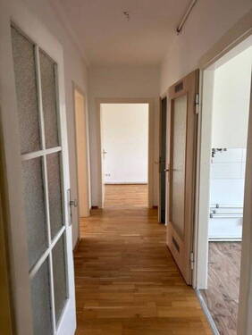 Blick in den Flur - 3 Zimmer Etagenwohnung in Jena