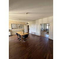 Helle 4-Zimmer-Wohnung mit Loggia und Parkblick - Berlin Neukölln