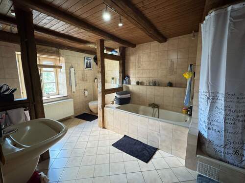 tempImageupsEyB.jpg - 