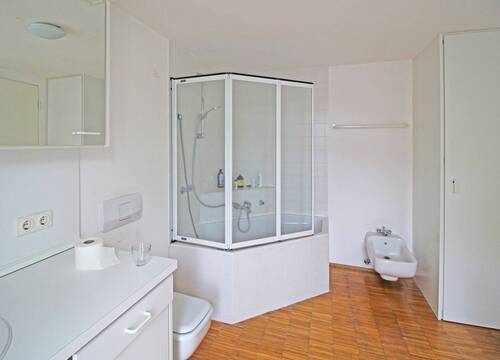 Badezimmer 1 im Obergeschoss - 