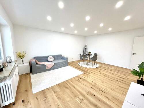 Wohnzimmer 3 - 3 Zimmer Etagenwohnung in Augsburg