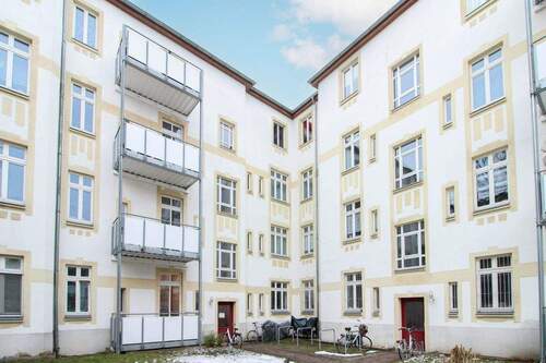 Außenansicht hofseitig - Etagenwohnung mit 64,00 m&sup2; in Magdeburg zum Kaufen