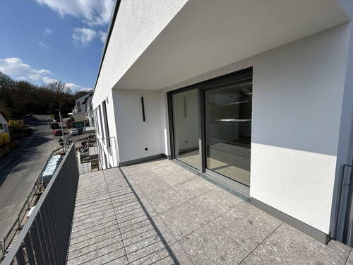 Balkon - 3 Zimmer Etagenwohnung zur Miete in Zell am Main