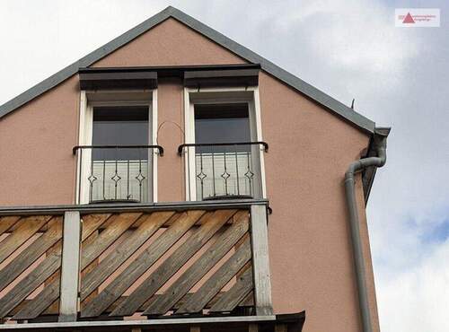 Seitenansicht - Mehrfamilienhaus, Wohnhaus mit 286,00 m&sup2; in Lichtenstein/Sachsen zum Kaufen