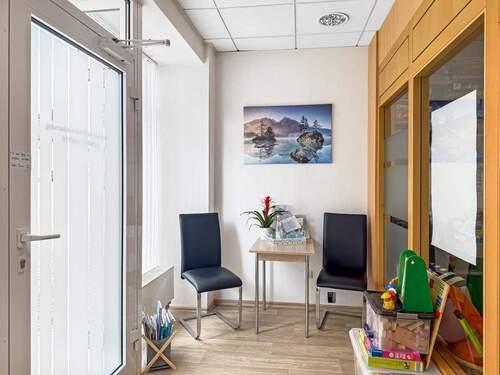 EIngangsbereiche Gewerbe - 7 Zimmer Mehrfamilienhaus, Wohnhaus zum Kaufen in Leutenberg