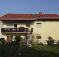 Zweifamilienhaus teilsaniert, in ruhiger Lage von Wiesenbach, großzügiger Garten