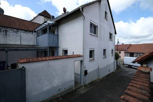 Eingang Hof - 5 Zimmer Einfamilienhaus zum Kaufen in Großbardorf