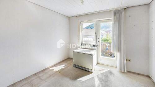 B 1. OG Schlafzimmer 2 1 - 