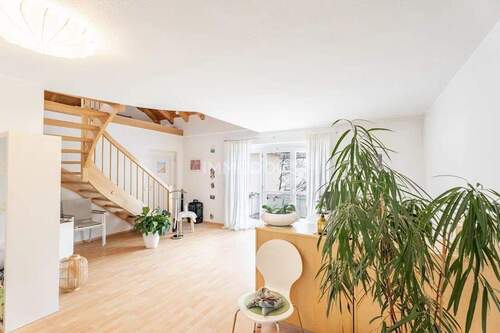 Wohnzimmer - 4 Zimmer Etagenwohnung zur Miete in Kempten