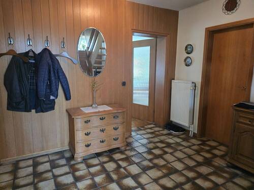  Flur EG - 5 Zimmer Reihenmittelhaus in Celle