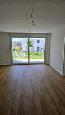 Bild 1 - Helle, moderne 2-Zimmer-Neubauwohnung mit Garten