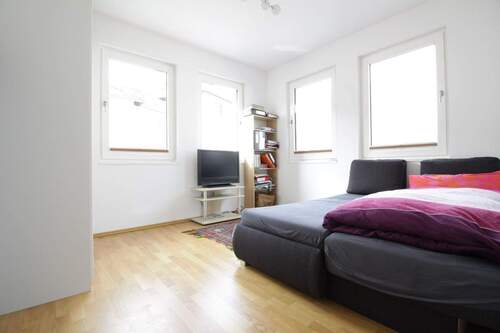 Zimmer I - Etagenwohnung mit 102,00 m&sup2; in Frankfurt am Main zum Kaufen