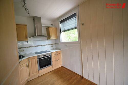 Ess-Küchen - Fenster mit Blick auf den Spielplatz - 