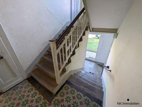 Hauseingang - 1 Zimmer Mehrfamilienhaus, Wohnhaus zum Kaufen in Geringswalde