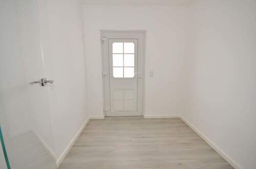 Entrée - 2 Zimmer Etagenwohnung zur Miete in Neu-Isenburg