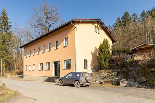 Außenansicht - Kleines Mehrfamilienhaus mit Gewerbeeinheit idyllisch im Grünen