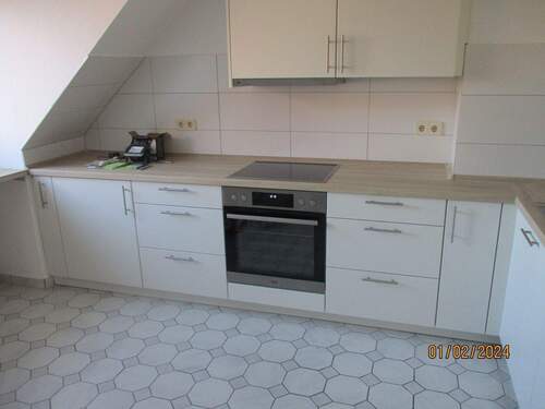 Küche neu - Traumhafte 2 - Zimmer Dachgeschoßwohnung in Pinneberg-Quellental