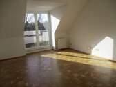 Wohnzimmer mit Ausgang zur Loggia - Etagenwohnung mit 65,00 m² in Pinneberg zur Miete